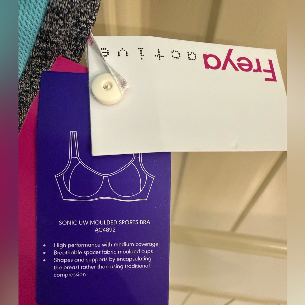 Freya Sonic Sport Underwire Spacer Bra size 30H - Picture 8 of 11